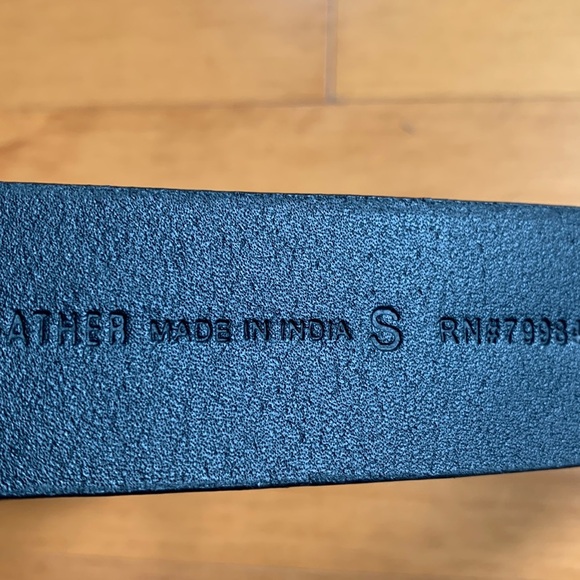 Chico's Grand Rios Leather and Metal Links Belt Women’s Size Small - Picture 5 of 12